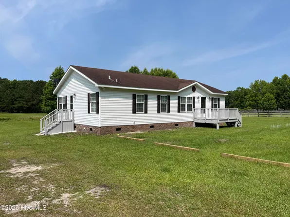 624 Old Blossom Ferry Rd, Rocky Point, NC 28457