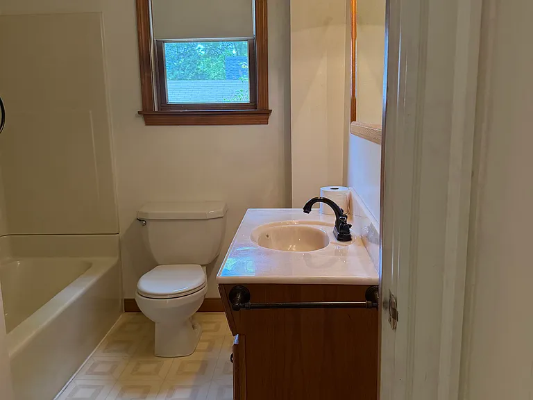 247 Allen Ave #1 — Photo 17