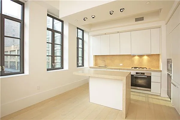 Rented by Century 21 Metropolitan | media 22