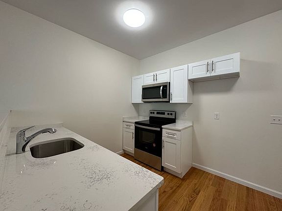 2nd image of 1269A Main St #415
