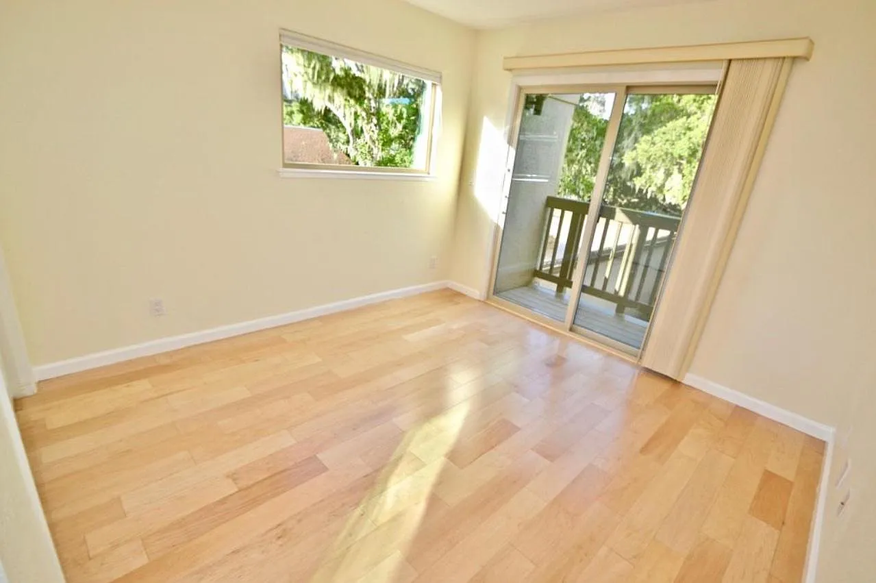 3 bed, 2.5 bath, 1558 sqft, $3,800 — Photo 3