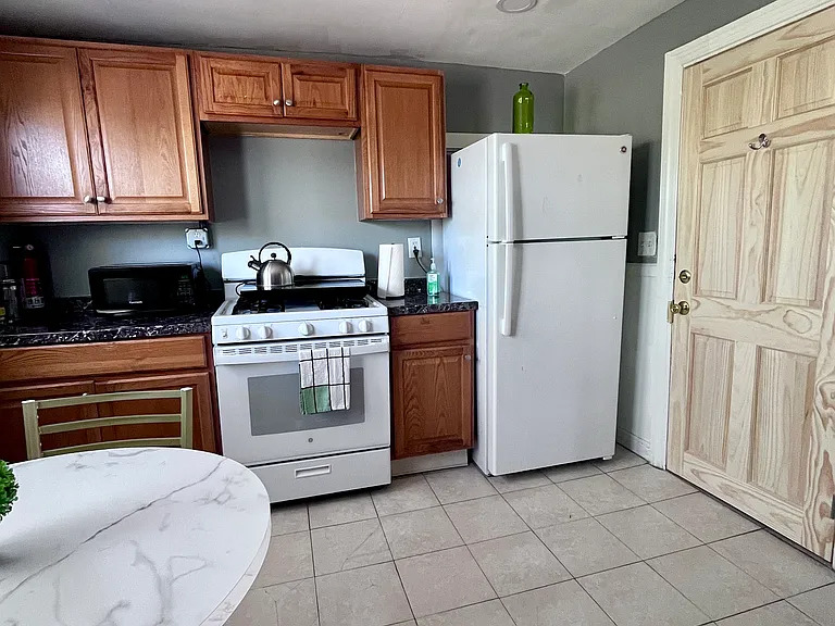 712 Main St #3 — Photo 9