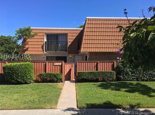 2855 SW 11th Pl, Deerfield Beach, FL 33442