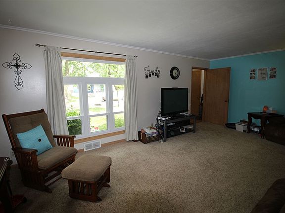 5th image of 610 S 10th St