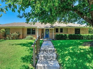 901 Starlight Dr, Sherman, TX 75090