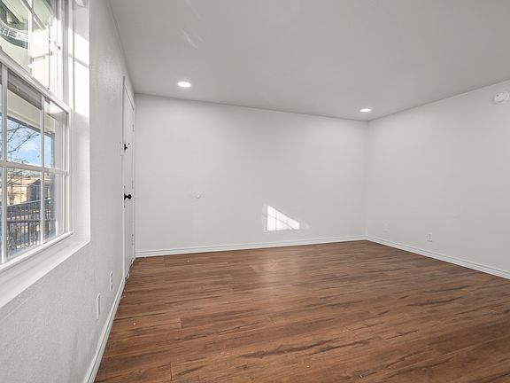 2nd image of 521 W Houston St #521