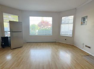 15565 95a Ave, Surrey, BC V3R 0M4