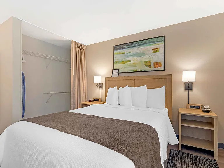 Studio Suite - 1 Queen Bed