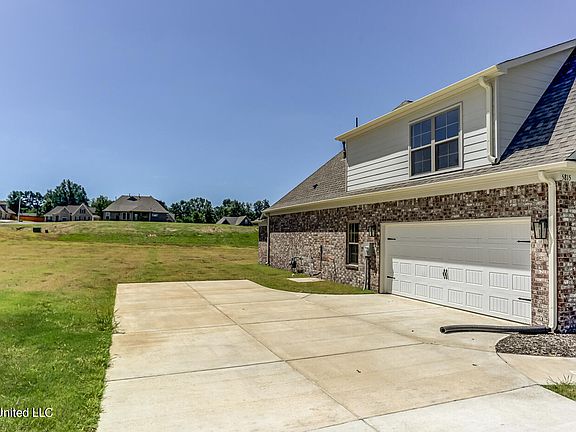 3rd image of 5815 SE Sara Ann Dr