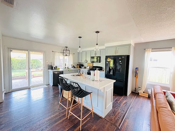 3rd image of 9066 Thilow Dr