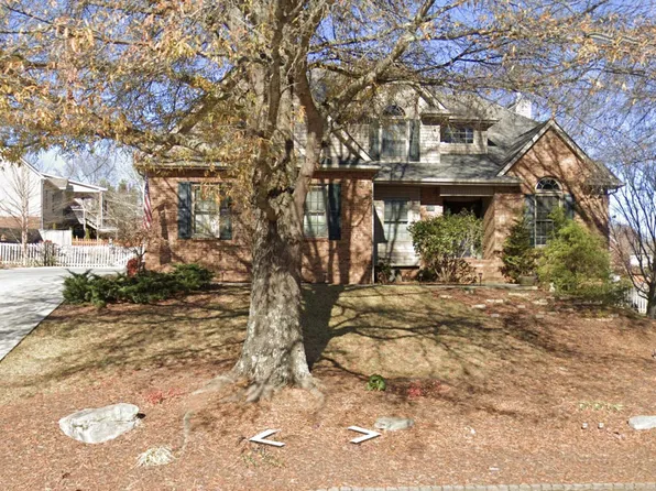424 Emerald Chase Cir, Johnson City, TN 37615