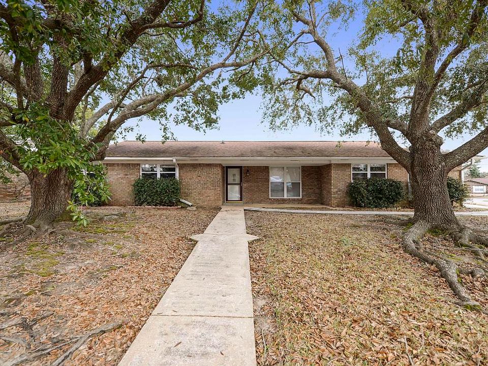 1st image of 310 Sunny Dr