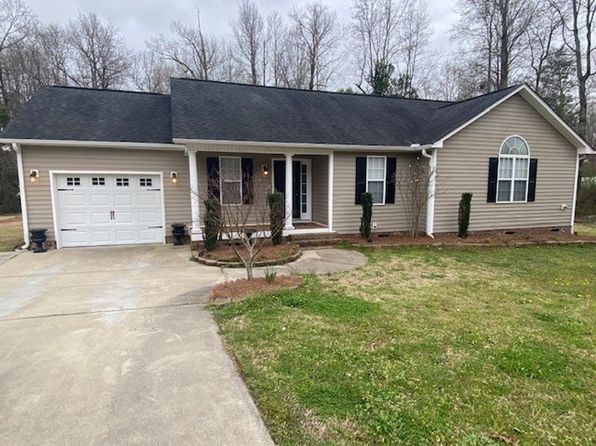 630 Madison Ave, Princeton, NC 27569