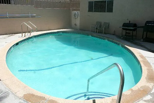 Inglewood Palms Apts — Photo 20