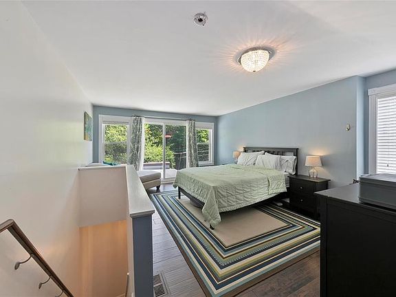 5th image of 1204 Mackay Pl