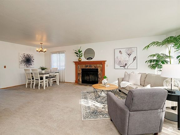 5th image of 7477 Blackbird Drive NE