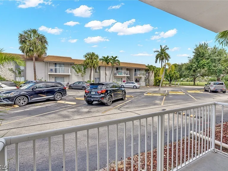 1830 Maravilla Ave #401 — Photo 18
