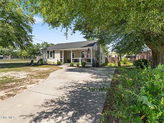 3rd image of 2361 Minto Street