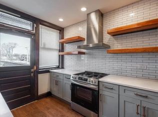 6411 N Talman Ave #304, Chicago, IL 60645