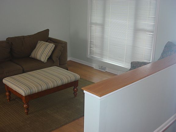 4th image of 8020 Venice Dr NE