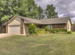 408 W Los Angeles St, Broken Arrow, OK 74011