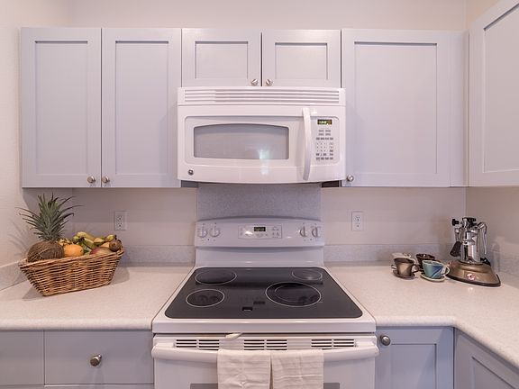 2nd image of 1101 Kukulu St Unit 10