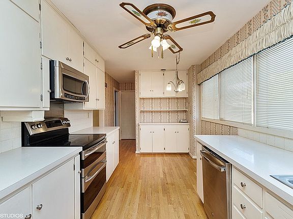3rd image of 1110 N 81st Ter