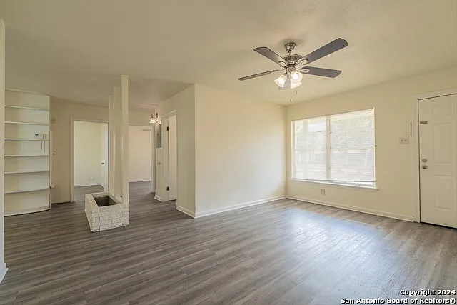 2 bed, 1.0 bath, 1748 sqft, $1,250 — Photo 4
