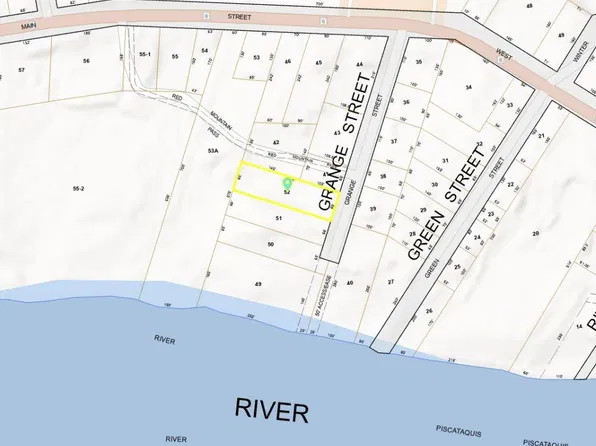 17 Grange St, Dover Foxcroft, ME 04426