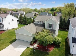 5177 Sandalwood Cir, Grand Blanc, MI 48439
