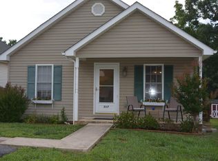 517 D St, Staunton, VA 24401