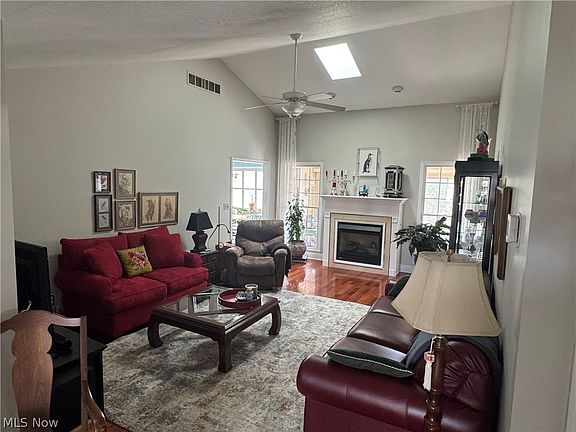 3rd image of 1556 Pimlico Dr #15