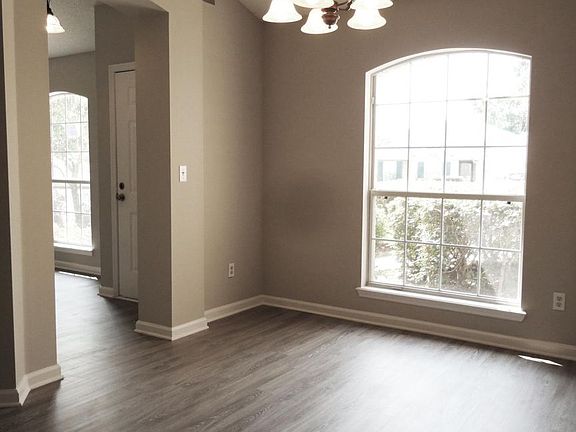 5th image of 3258 Avalon Dr
