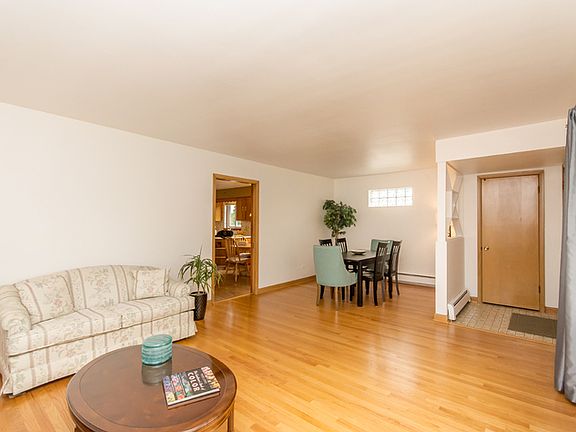 4th image of 225 E Fremont Ave