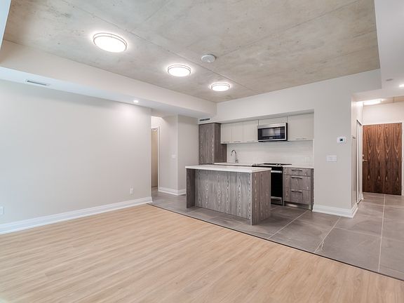 2nd image of 665 Queen St E #513