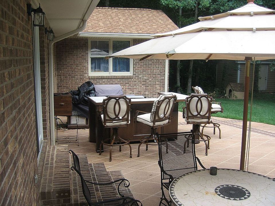 2nd image of 2661 Farmstead Ln