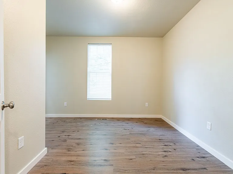 744 S Main Ave #A-B — Photo 10