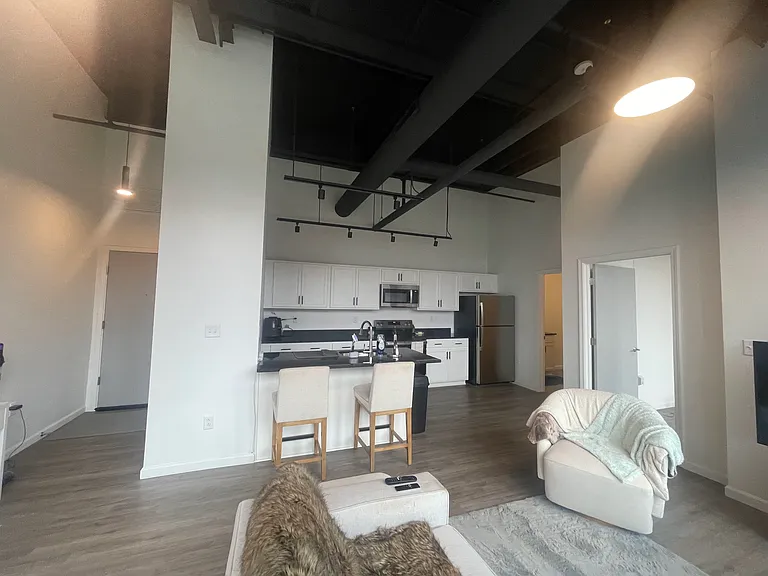 50 Prince Apartments — Photo 18