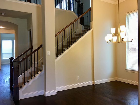 2nd image of 2412 Balmoral Dr