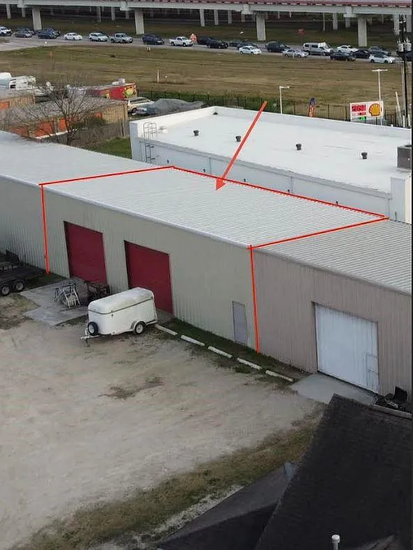 Studio, 2000 sqft, $2,500 — Photo 1