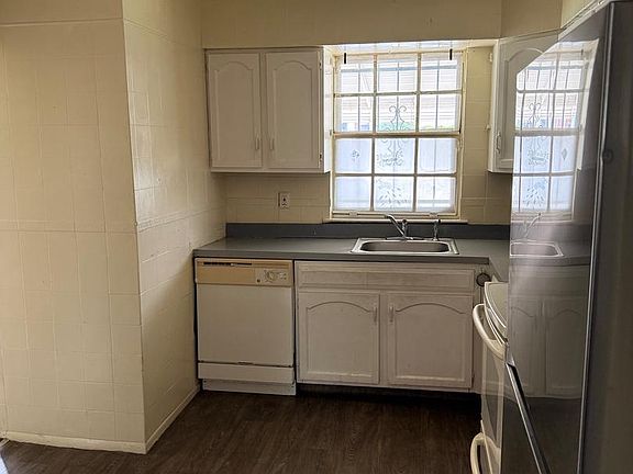 4th image of 1530 Clifton Ave