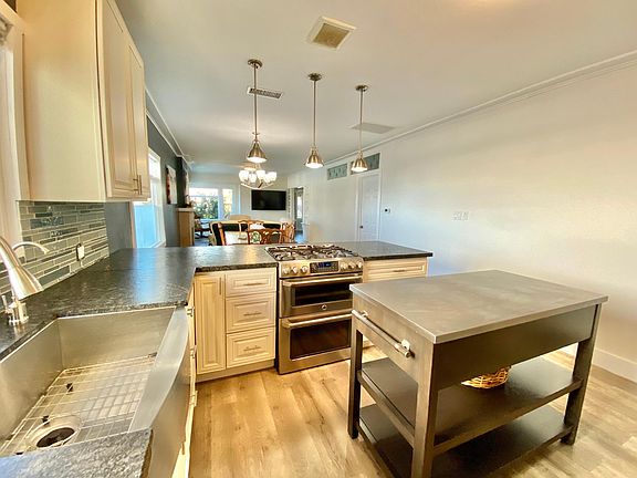 4th image of 3852 1st Ave #1/2