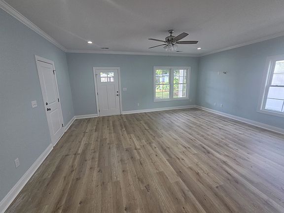 2nd image of 4513 Pelican St.