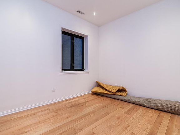 5th image of 1845 W Grand Ave #2