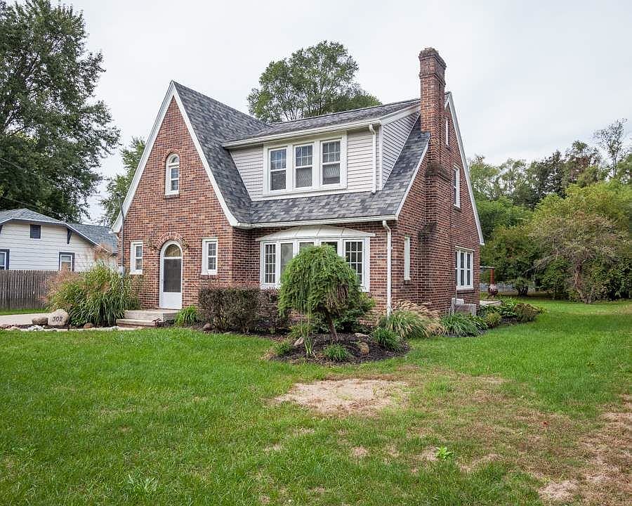 1st image of 302 Stillwell Ave