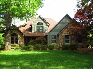 13513 Windmoor Dr, South Lyon, MI