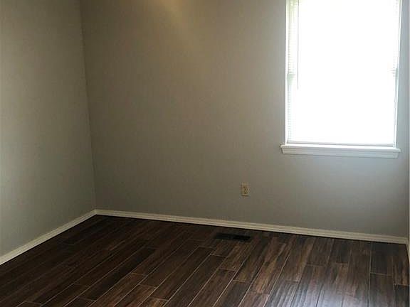 3rd image of 11321 Greystone Ave