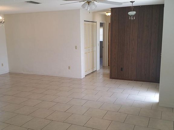 3rd image of 888 Fruitland Dr