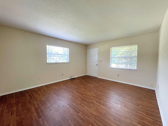 4th image of 1017 E Seneca Ave APT A