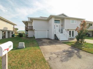 1107 Redfish St, Hitchcock, TX 77563